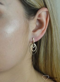 Złote kolczyki Diament 333 wiszące potrójne owale KL 11390 333 z blaszkami na angielskie zapięcie. Złote, długie i eleganckie kolczyki. Wyjątkowy wzór, który doda elegancji, każdej kobieci (2).JPG